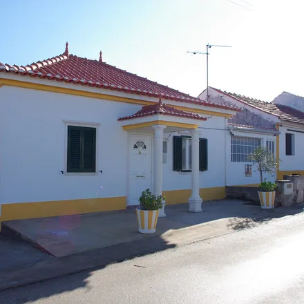 Rent this 3 bed house on Alcobaça