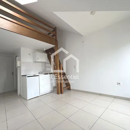 Rent this 1 bed apartment on 37 Rue du Général Leclerc in 78570 Chanteloup-les-Vignes, France