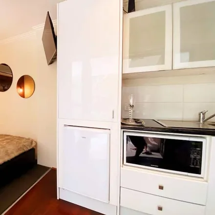 Rent this studio apartment on Woolooware NSW 2230