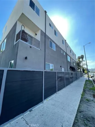 Rent this studio apartment on 2669 Hauser Boulevard in Los Angeles, CA 90016