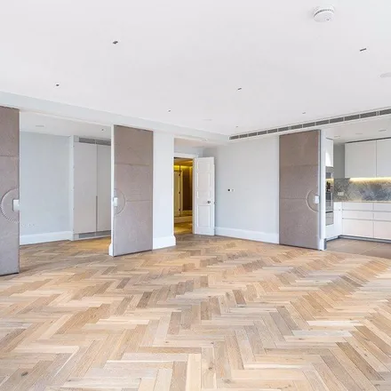 Rent this 3 bed apartment on Barclays in 31 St. James's Street, London