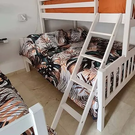 Rent this 4 bed house on Alboraia in Avinguda de l'Orxata, 46120 Alboraia / Alboraya