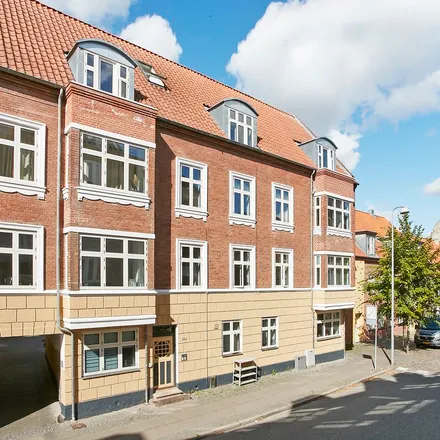 Rent this 2 bed apartment on Smedegade 65B in 8700 Horsens, Denmark