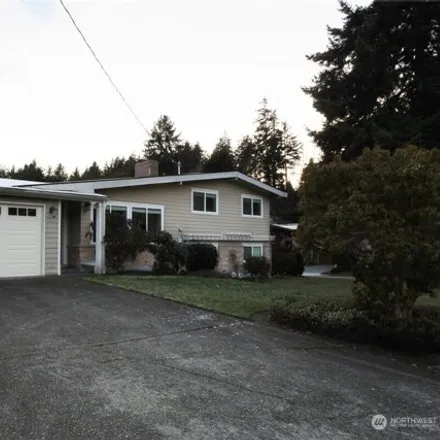Rent this 4 bed house on 10937 Southeast 3rd Street in Bellevue, WA 98004