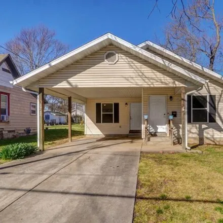 Buy this 3 bed house on 2279 North Grant Avenue in Springfield, MO 65803