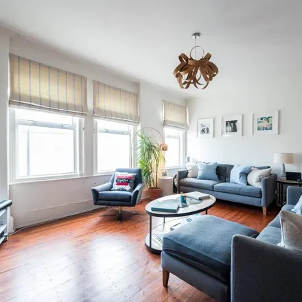 Rent this 3 bed apartment on Mohley House in Forster Road, London