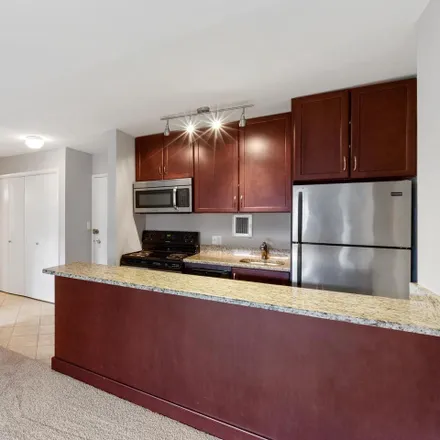 Image 4 - Democracy Boulevard, North Bethesda, MD 20817, USA - Apartment for rent