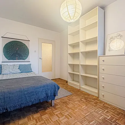 Rent this 3 bed apartment on Piotrkowska in 93-171 Łódź, Poland