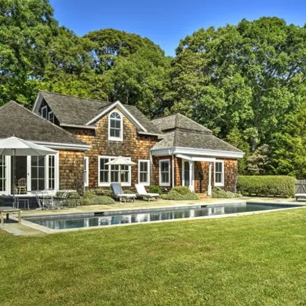 Rent this 3 bed house on 5 Hayseed Way in East Hampton, East Hampton North