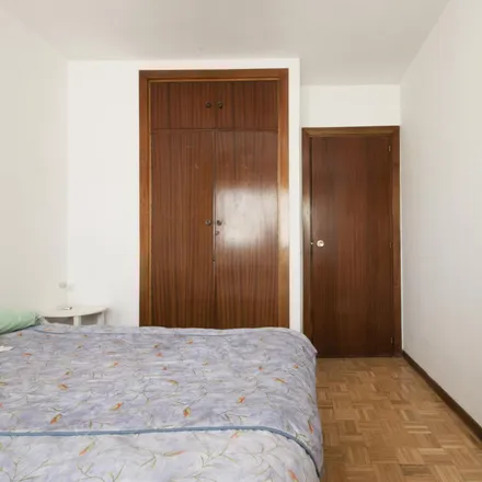 Image 3 - Madrid, Edificio Don Pelayo, Calle de Gutenberg, 28014 Madrid - Room for rent