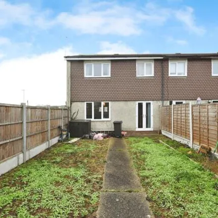 Image 9 - Winfields, Basildon, SS13 1HD, United Kingdom - Townhouse for sale