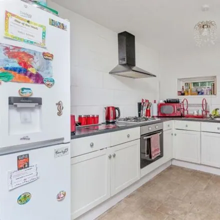 Image 2 - Rochfords, Fenny Stratford, MK6 5DN, United Kingdom - Townhouse for sale