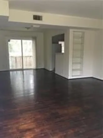 Image 2 - 5216 Mc Carty Ln Apt 4, Austin, Texas, 78749 - House for rent