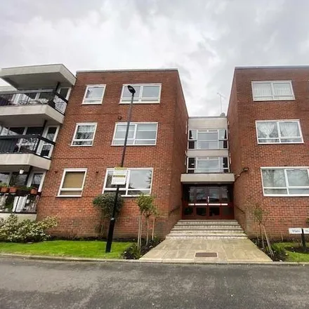 Buy this 3 bed apartment on Arden Road in London, N3 3AE