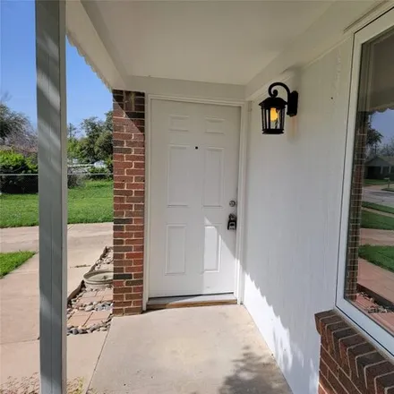 Image 2 - 6118 Shadydell Drive, Fort Worth, TX 76135, USA - House for rent