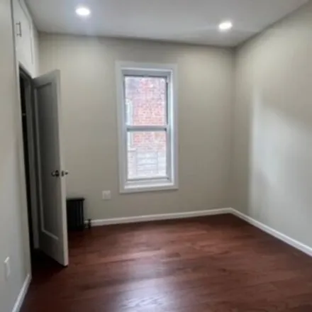 Image 3 - 213 E 43rd St Unit 2, Brooklyn, New York, 11203 - Townhouse for rent