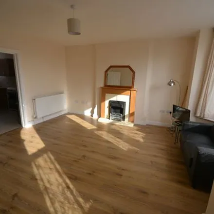 Rent this 3 bed apartment on 15a Larkdale Street in Nottingham, NG7 4FZ