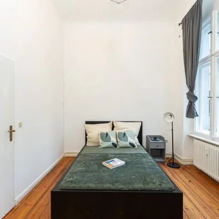 Rent this 7 bed apartment on Kantstraße 33 in 10625 Berlin, Germany
