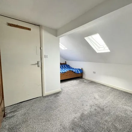 Rent this 1 bed room on St Pauls Rd / West Park Rd in St Paul's Road, Rood End