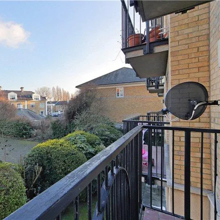 Image 4 - Willow Court, Corney Reach Way, London, W4 2TP, United Kingdom - Apartment for rent