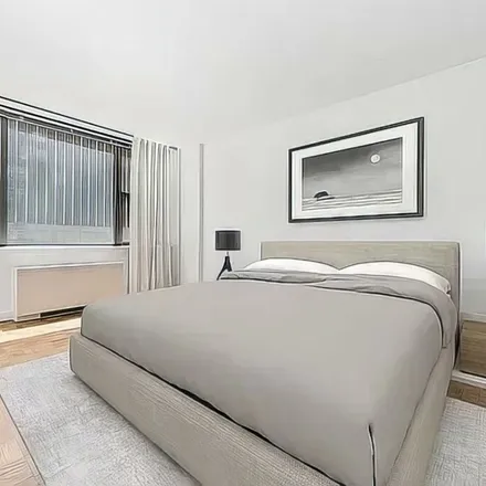 Rent this 3 bed apartment on 65 West 55th Street in New York, NY 10019