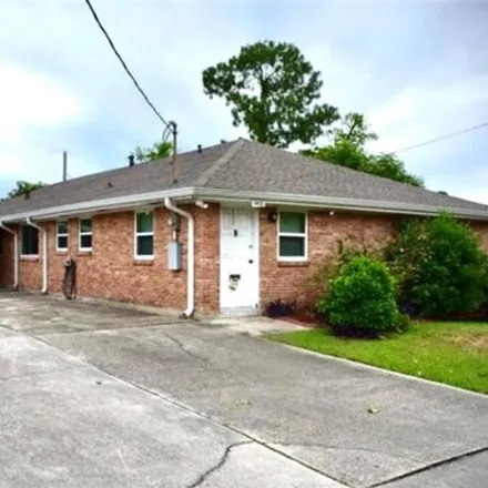 Buy this 5 bed house on 2421 26th Street in Kenner, LA 70062