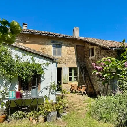 Buy this 2 bed townhouse on La Vigne in 79190 Sauzé-Vaussais, France