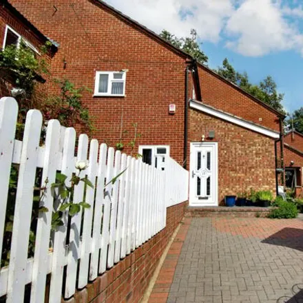 Buy this 4 bed townhouse on Cotswold Way in High Wycombe, HP13 5NE