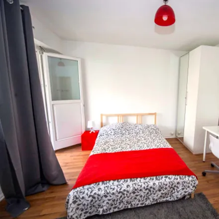 Rent this 4 bed room on 5 Rue de Londres in 67085 Strasbourg, France