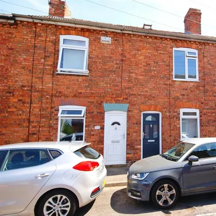 Rent this 3 bed townhouse on 70 Mill Road in Lincoln, LN1 3JH