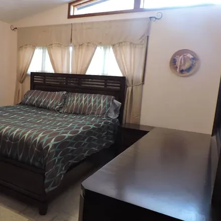 Rent this 3 bed house on Islamorada