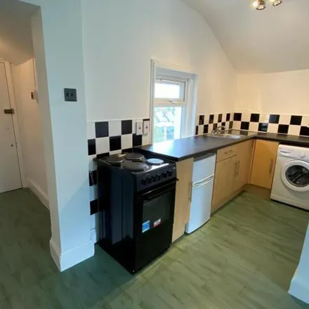 Rent this 1 bed room on 125 Castle Hill in Reading, RG1 7SY