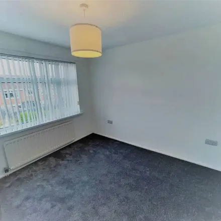 Image 9 - The Crescent, Belfast, BT10 0GJ, United Kingdom - Duplex for rent