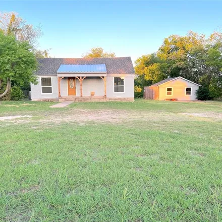 Rent this 5 bed house on 632 Peggs Street in Shamrock, DeSoto