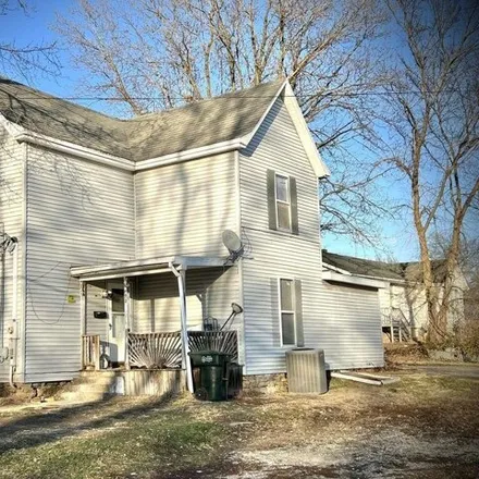 Buy this 4 bed house on 666 Grand Avenue in Fulton, MO 65251