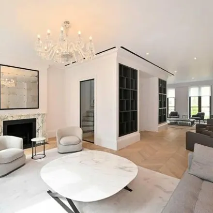 Image 4 - 4-13 Little Chester Street, London, SW1X 7AS, United Kingdom - Townhouse for rent