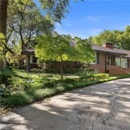 Image 4 - 6600 Wyoming Street, Kansas City, MO 64113, USA - House for sale