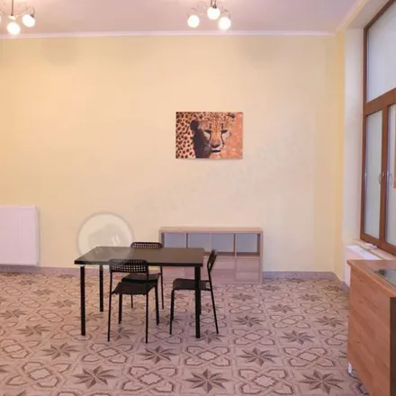 Image 4 - Országos Mozgásszervi Intézet - OORI, Budakeszi, Kálló esperes utca, 2092, Hungary - Apartment for rent