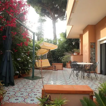 Rent this 3 bed house on Palermo