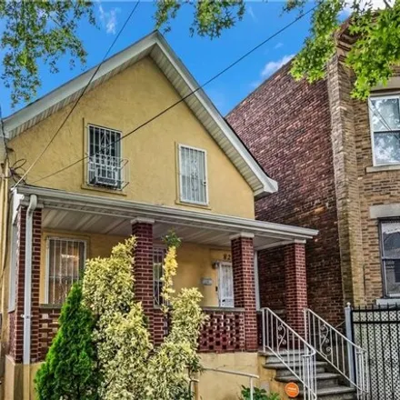 Buy this 3 bed house on 828 East 226th Street in New York, NY 10466