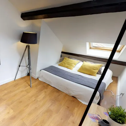 Rent this 3 bed room on 4 Rue Jarente in 69002 Lyon, France