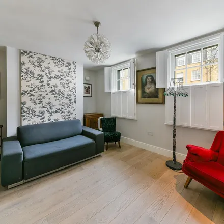 Rent this 3 bed apartment on 34 Islington Park Street in London, N1 1QB