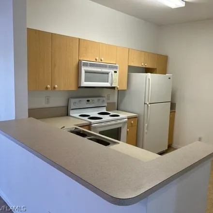Image 4 - 4125 Bellasol Circle, Fort Myers, FL 33916, USA - Condo for rent