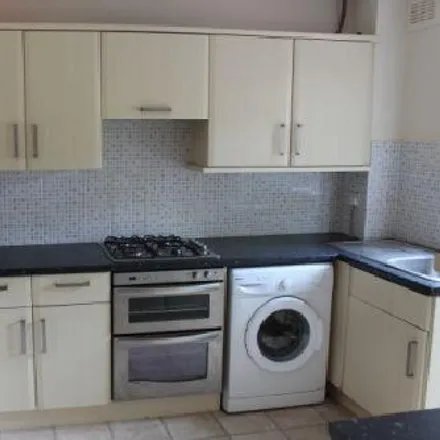 Rent this 3 bed room on Fladbury Place in Selly Oak, B29 6SF