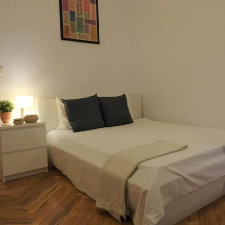 Rent this 4 bed room on Madrid in Miguel Ángel, Calle de Miguel Ángel