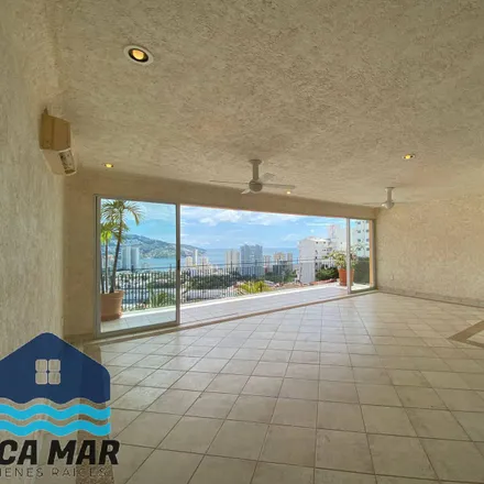 Buy this 8 bed apartment on Calle Guadalajara in Lomas de Costa Azul, 39300 Acapulco
