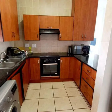 Image 2 - De Luc Asle Close, Lone Hill, Sandton, 2062, South Africa - Apartment for rent