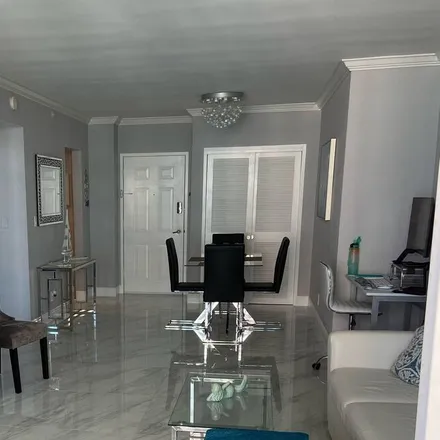 Rent this 1 bed condo on Hollywood