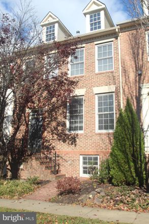 Rent this 3 bed townhouse on 621 Pleasant Drive in Rockville, MD 20850
