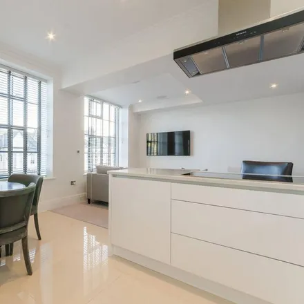 Rent this 2 bed apartment on Bikehangar 1277 in Rainville Road, London